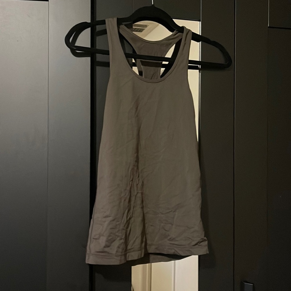 Lululemon tank top
